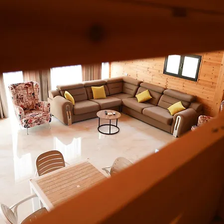Posh 1 * Kavaje