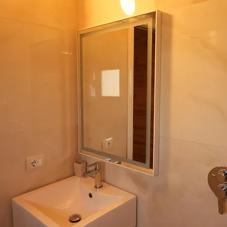 Villa Posh 1 *
