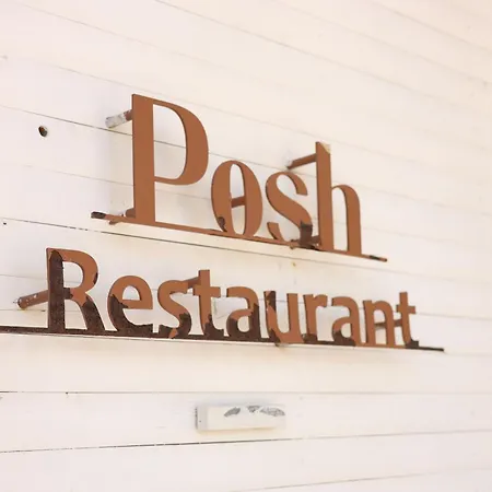 Posh 1 * Kavaje