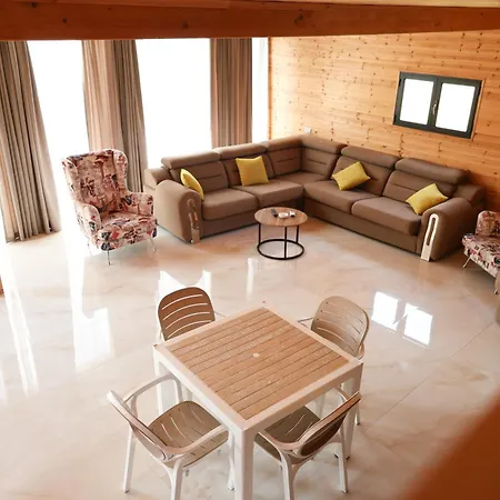 Villa Posh 1 *